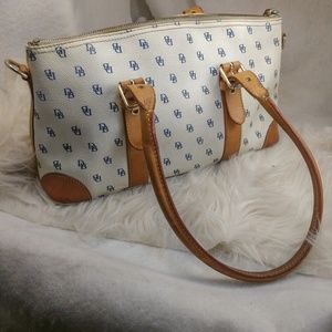 Authentic white Dooney & Bourke purse handbag